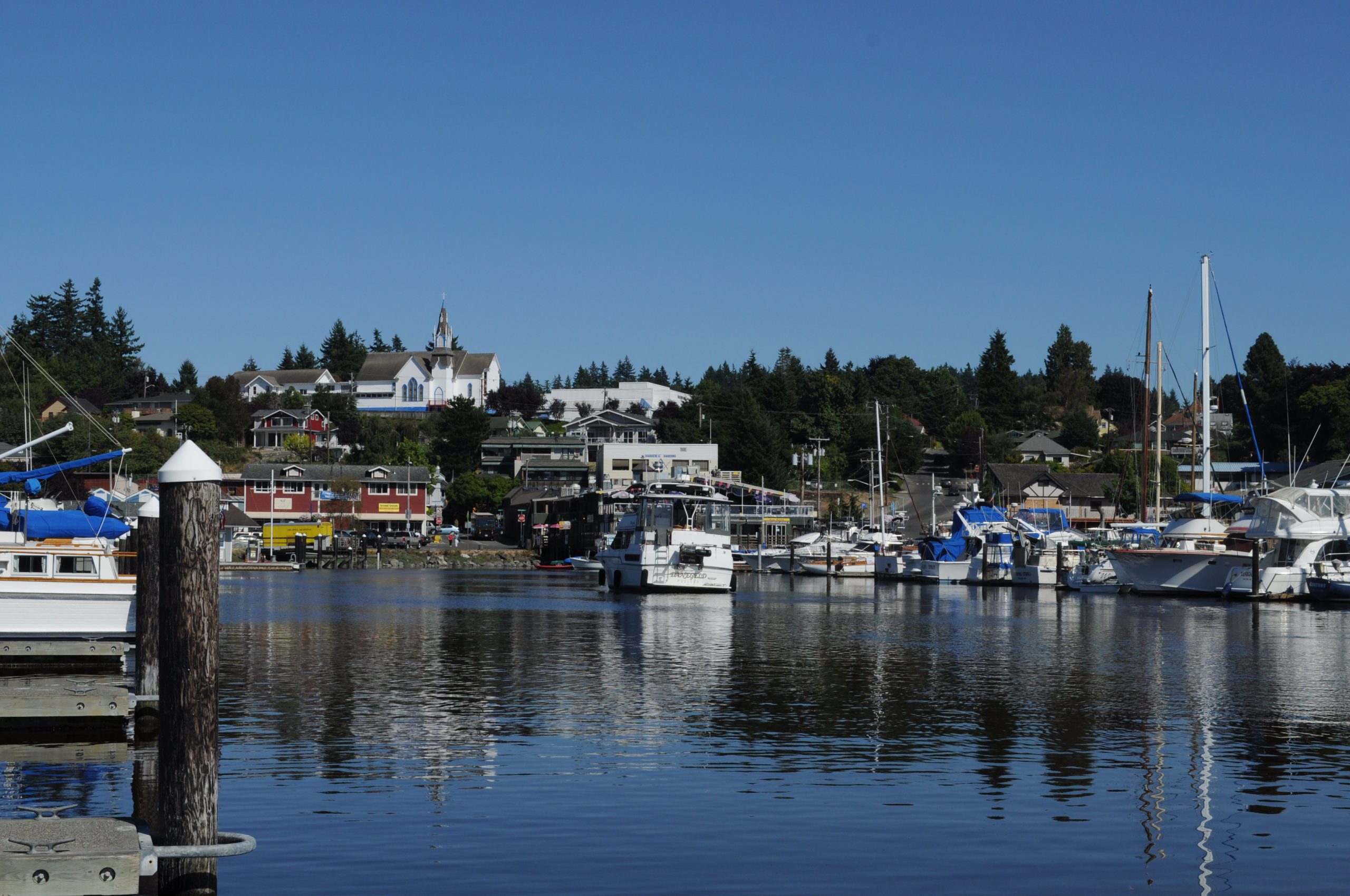 We make moving stress-free, simple, and fast for families and businesses in Poulsbo, WA
